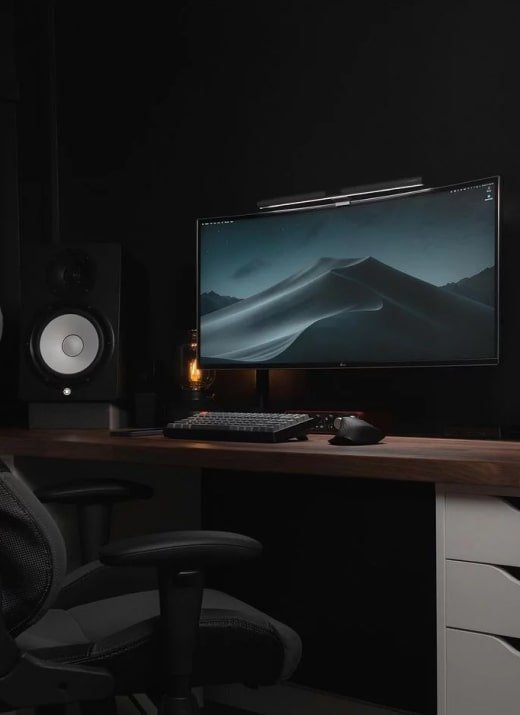 3 Minimalist Desk Setups - Alletron